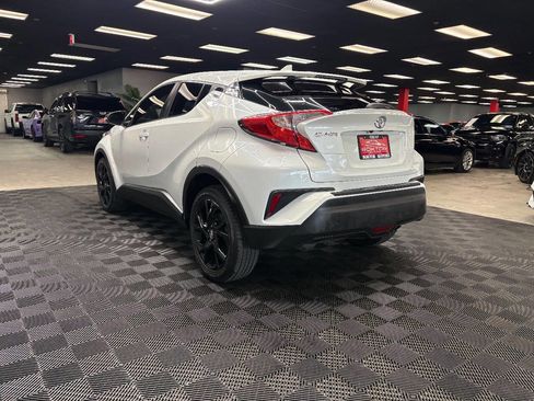 Used 2018 Toyota C-HR XLE image 7