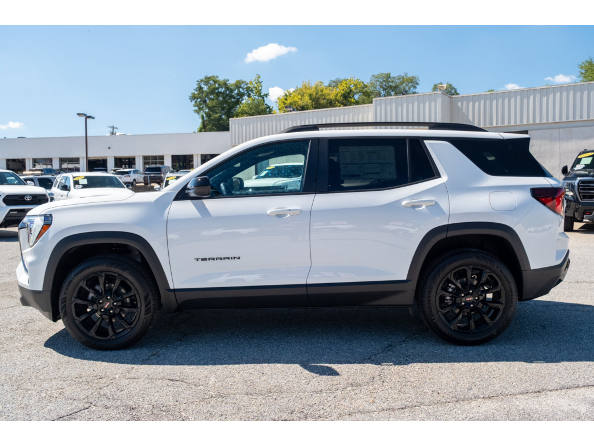 New 2027 GMC Terrain Elevation w/ Elevation Premium Package FWD image 5