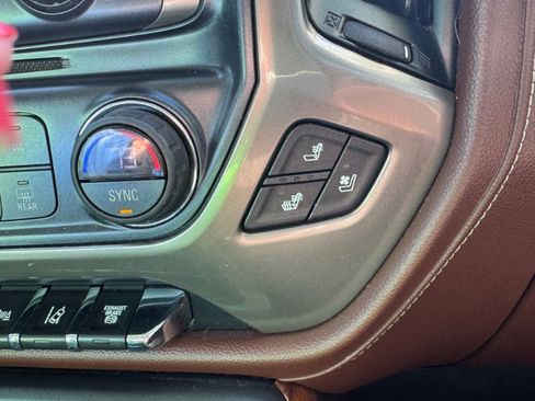 Used 2019 Chevrolet Silverado 2500 High Country w/ Duramax Plus Package image 28