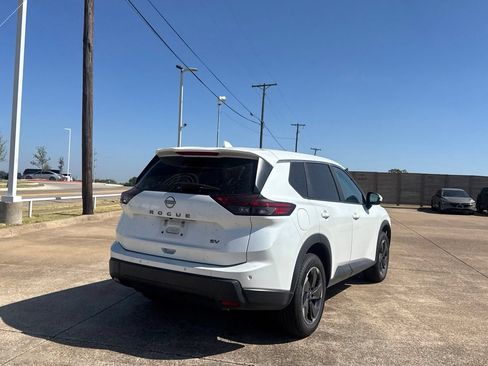 Certified 2024 Nissan Rogue SV FWD image 22