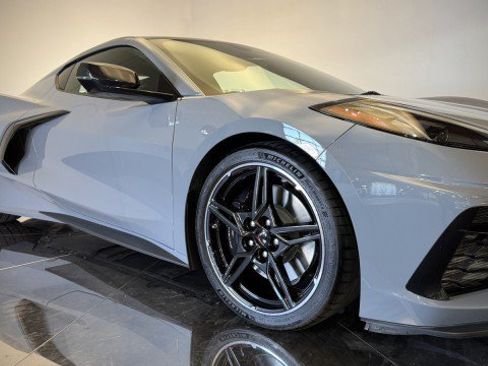 Used 2024 Chevrolet Corvette Stingray Premium Cpe w/ Z51 Performance Package RWD image 19