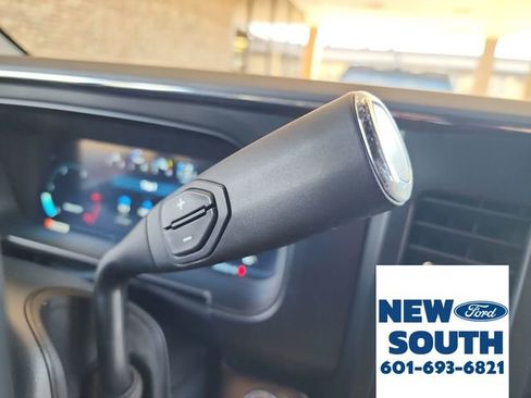 Used 2023 Ford F350 Lariat w/ Chrome Package image 32