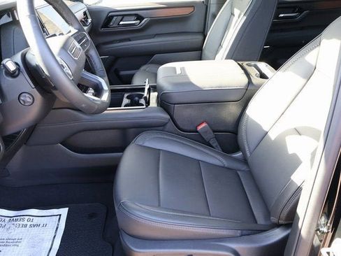 New 2026 GMC Yukon XL Denali w/ Sun & Power Step Package AWD/4WD image 40