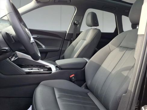 Certified 2025 Audi Q5 Premium w/ Convenience Package AWD/4WD image 18