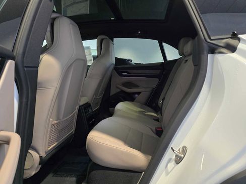 New 2025 Porsche Macan 4S Electric image 20