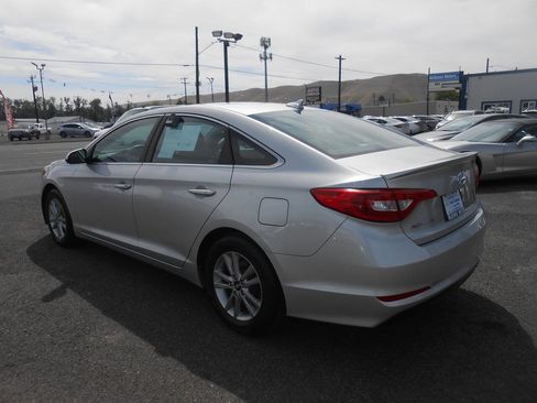 Used 2017 Hyundai Sonata SE FWD image 8