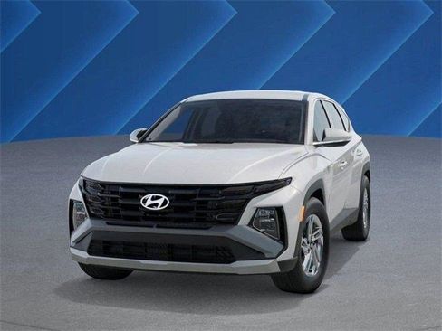 Certified 2025 Hyundai Tucson SE image 9