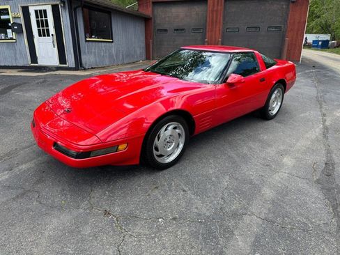 Used 1993 Chevrolet Corvette Coupe RWD image 1