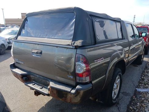 Used 2012 Toyota Tacoma 4x4 Double Cab w/ TRD Sport Pkg image 3