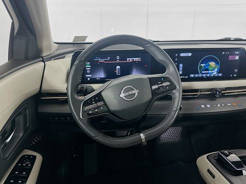 Used 2023 Nissan Ariya FWD image 18