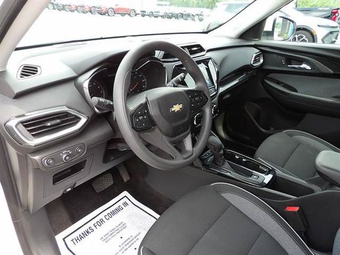Used 2023 Chevrolet TrailBlazer LT w/ Convenience Package AWD/4WD image 14