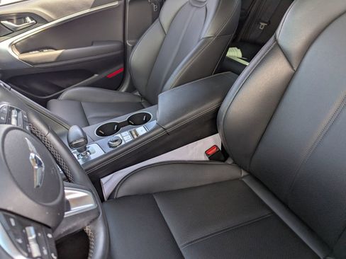 Used 2023 Genesis G70 2.0T image 19