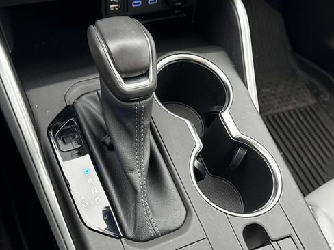 Used 2022 Toyota Highlander XLE image 29