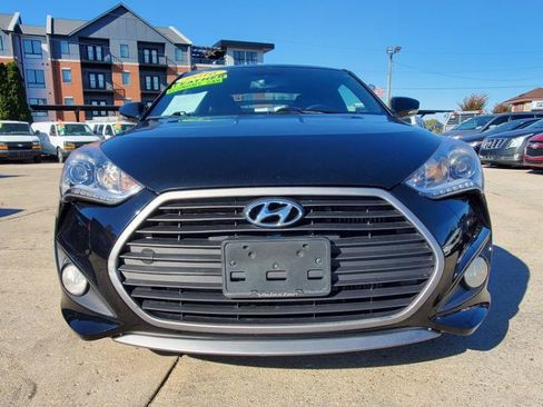Used 2016 Hyundai Veloster Turbo FWD image 2