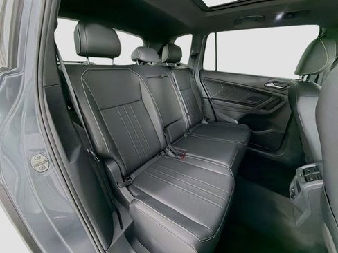 Used 2023 Volkswagen Tiguan SE R-Line image 27