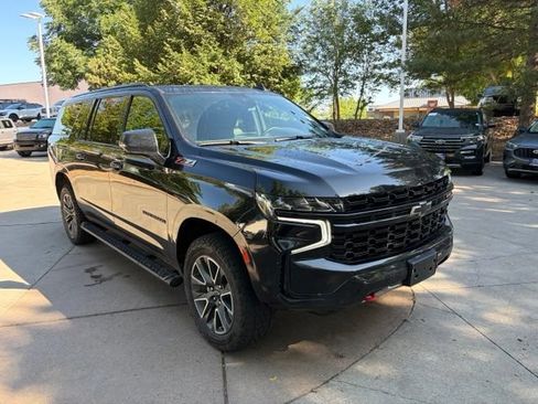 Used 2024 Chevrolet Suburban Z71 w/ Off-Road Capability Package AWD/4WD image 7