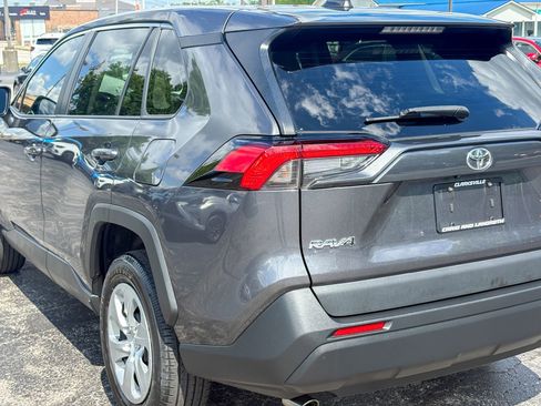 Used 2023 Toyota RAV4 LE AWD/4WD image 15