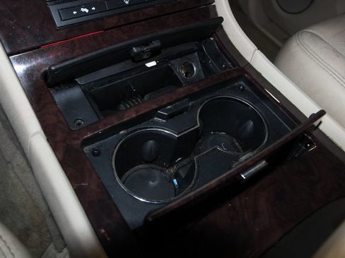 Used 2007 Cadillac Escalade AWD w/ Climate Package image 14