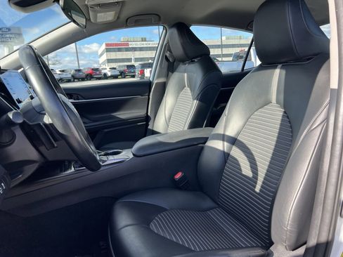 Used 2022 Toyota Camry SE image 13