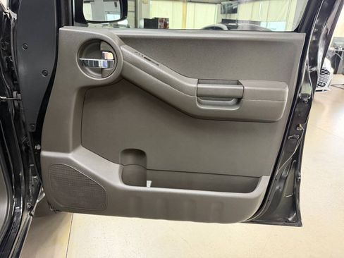 Used 2011 Nissan Xterra PRO-4X w/ Pro-4x Leather Pkg AWD/4WD image 16