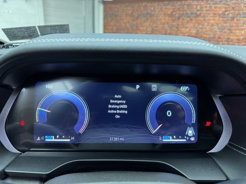 Used 2023 Jeep Grand Cherokee Overland w/ Luxury Tech Group IV image 15