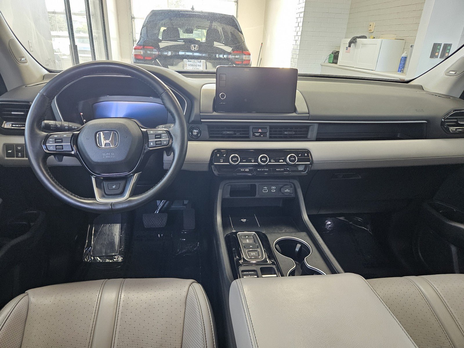 Used 2024 Honda Pilot Elite image 21