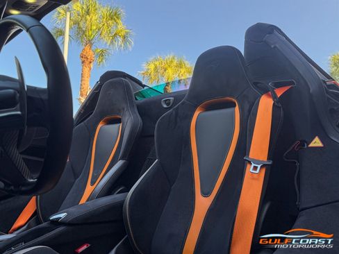 Used 2022 McLaren 720S Spider image 26