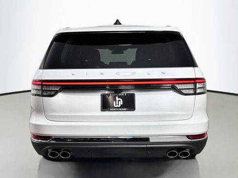 Used 2026 Lincoln Aviator 2WD image 6