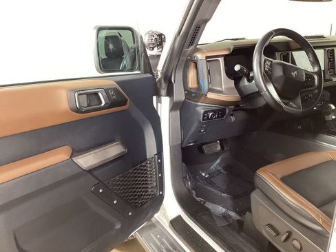 Certified 2023 Ford Bronco Outer Banks w/ Sasquatch Package AWD/4WD image 9