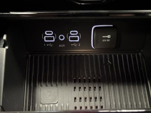 New 2026 Jeep Grand Cherokee Limited w/ Luxury Tech Group II image 24