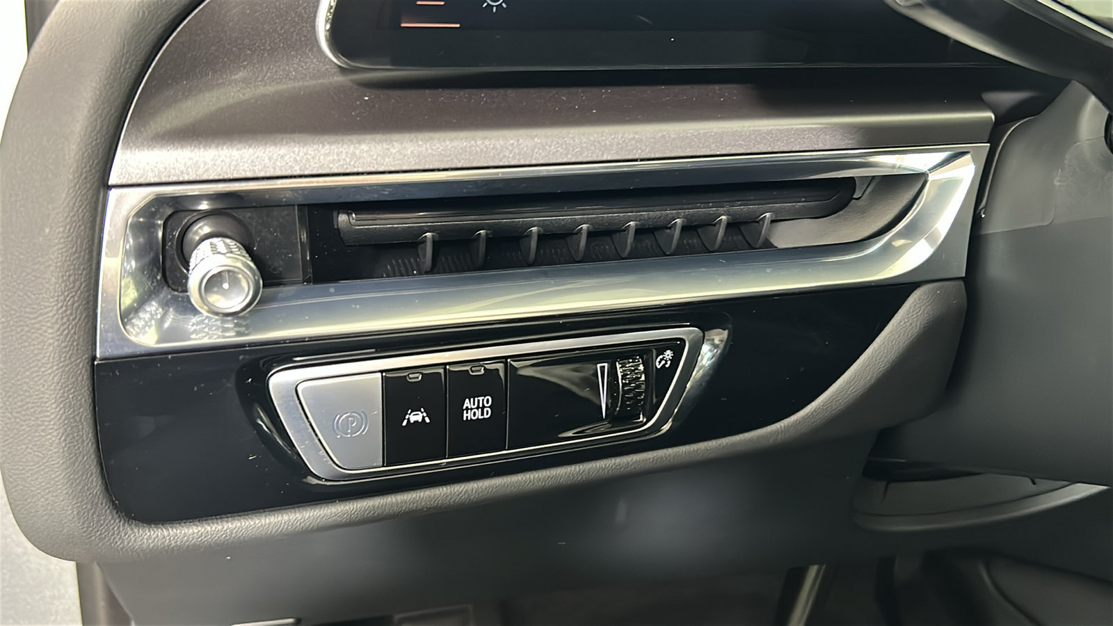Used 2024 Cadillac Lyriq Tech AWD/4WD image 24