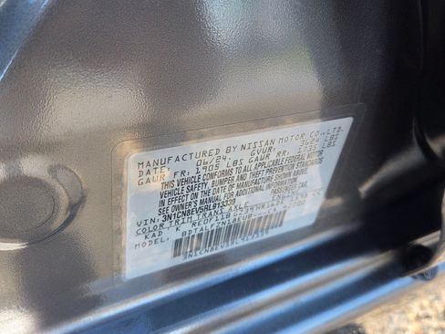 Used 2024 Nissan Versa SV FWD image 18