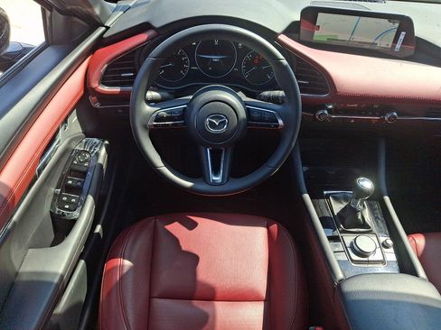 Certified 2025 MAZDA MAZDA3 2.5 S Hatchback w/ Appearance Package FWD image 13