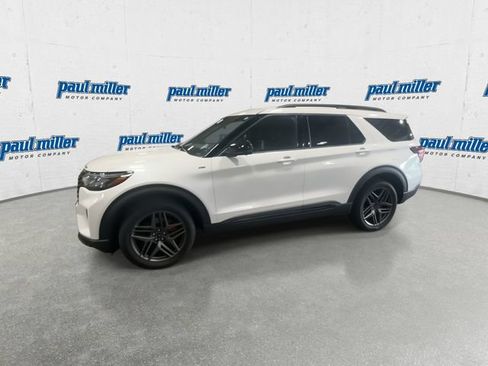 Certified 2025 Ford Explorer ST-Line w/ ST-Line Street Pack AWD/4WD image 5