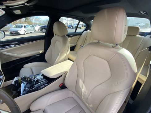 Used 2020 BMW 530i xDrive 530i xDrive w/ Premium Package image 24