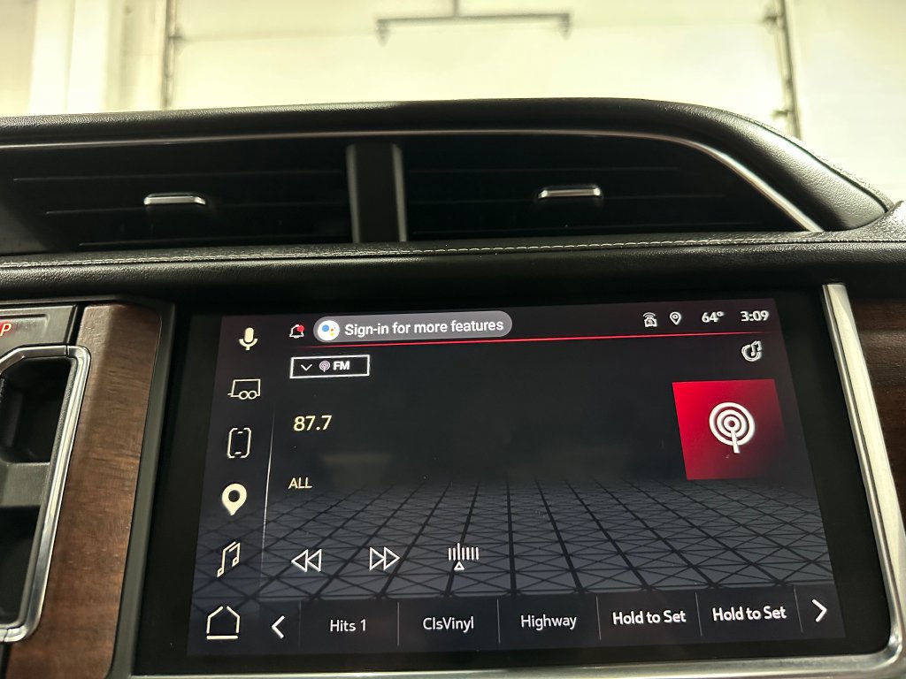 Used 2024 GMC Yukon XL Denali Ultimate AWD/4WD image 32