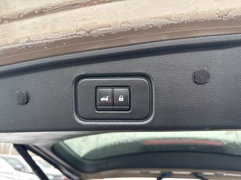 Used 2023 Nissan Pathfinder Platinum image 24