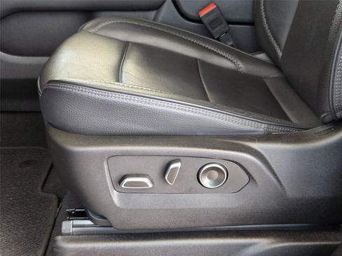 Used 2025 GMC Yukon Denali RWD image 28