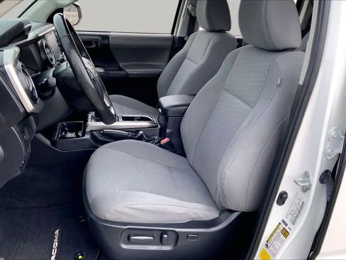 Used 2021 Toyota Tacoma SR5 RWD image 8