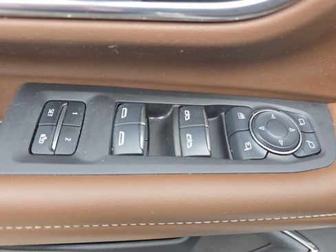 Used 2024 Chevrolet Suburban High Country AWD/4WD image 27