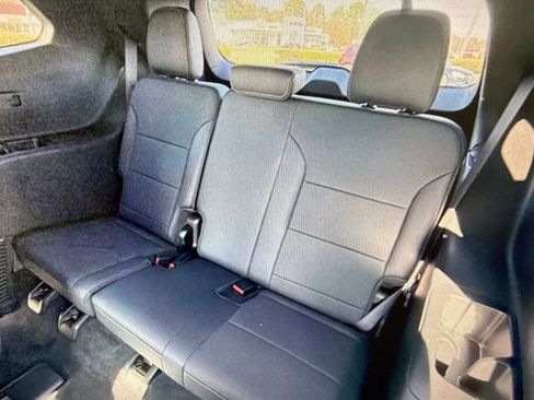 Used 2025 Buick Enclave Preferred FWD image 10