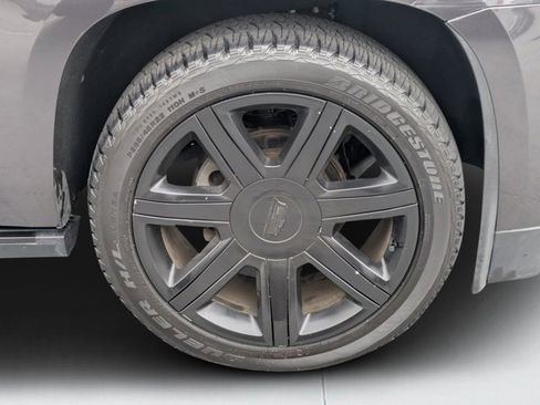 Used 2016 Cadillac Escalade Premium image 9