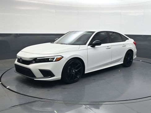 Used 2024 Honda Civic Sport image 8