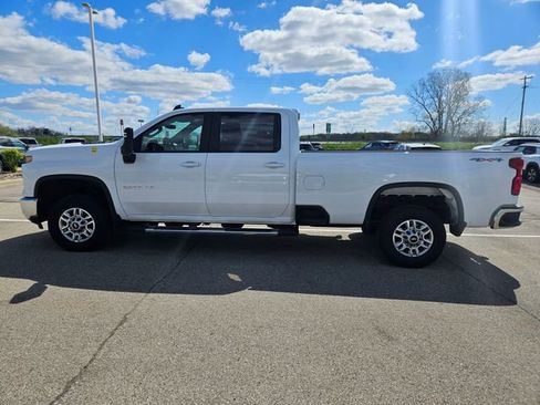 Used 2025 Chevrolet Silverado 2500 LT w/ Convenience Package AWD/4WD image 4
