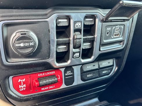 Used 2023 Jeep Gladiator Mojave w/ LED Lighting Group AWD/4WD image 22