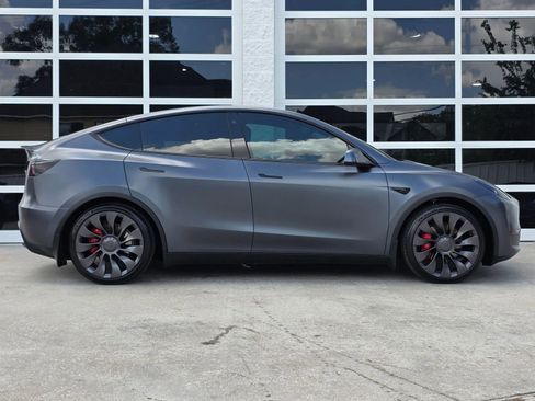 Used 2021 Tesla Model Y Performance image 3