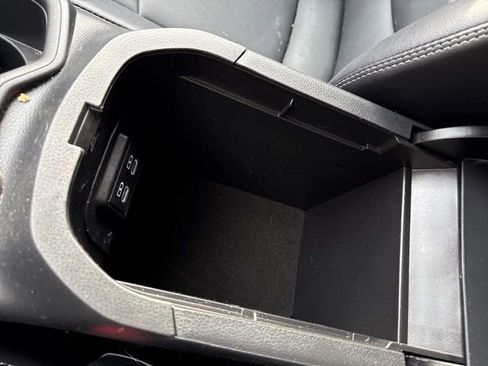 Used 2023 Toyota RAV4 XLE Premium image 19