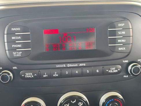 Used 2014 Kia Soul image 35