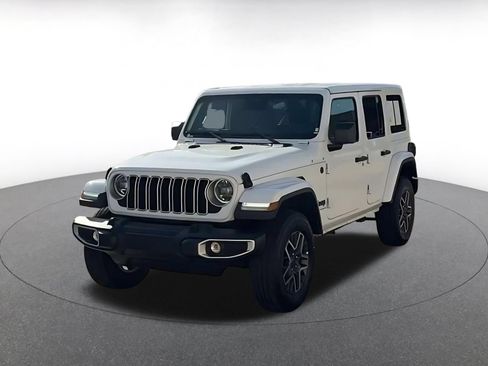 Used 2025 Jeep Wrangler Unlimited Sahara AWD/4WD image 7