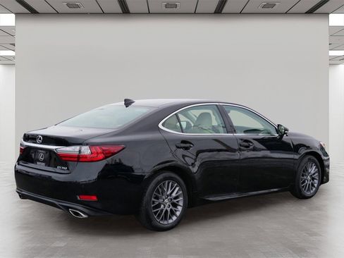 Used 2018 Lexus ES 350 w/ Premier Package image 5